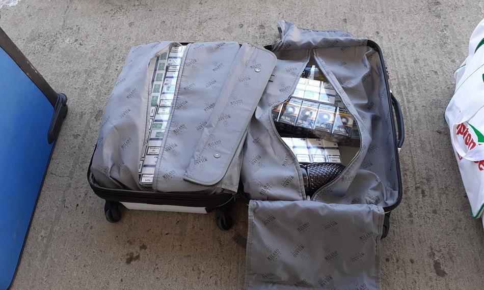 2021-2-17-929027963r21_příloha_02_fotodokumentace neznačených cigaret a vozidla.jpg